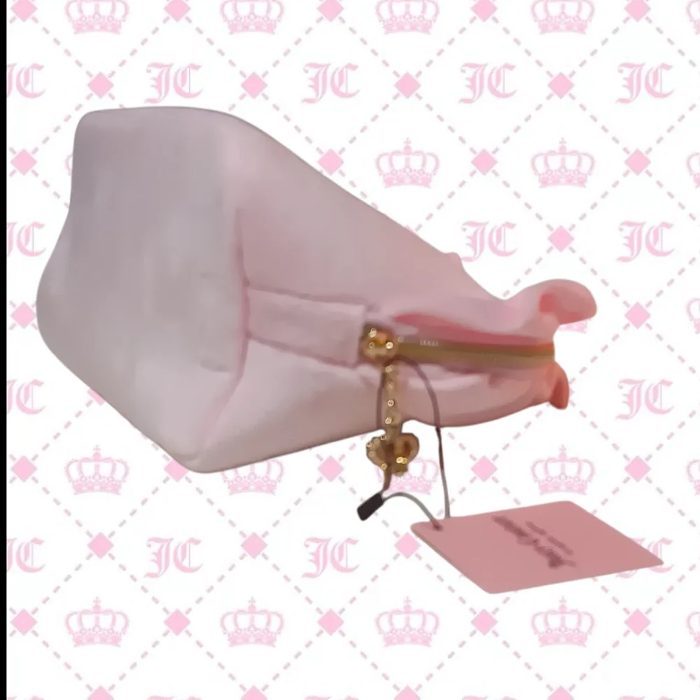 *NWT* ORIGINAL LOGO Juicy Couture Light Pink🩷Ruffled Pouch WITH CROWN CHARM 👑 - Picture 2 of 4